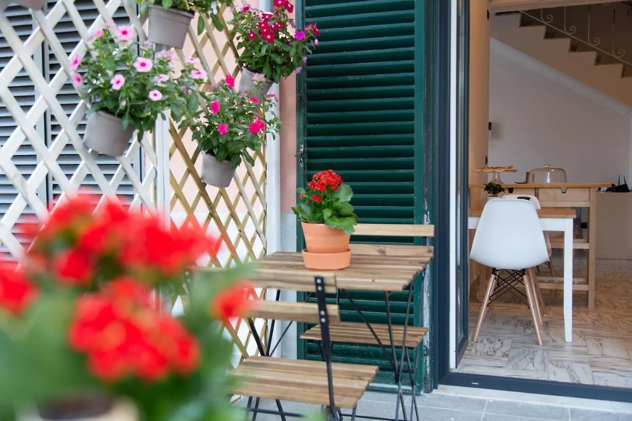 Up&B Rooms Catania Маскалуча 0*,  Италия